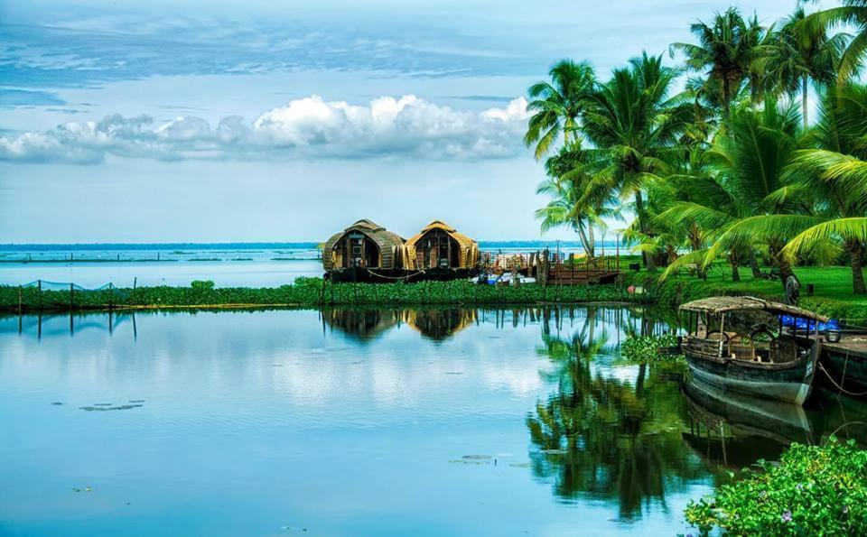 Sea Breeze Beach Home Alappuzha Bagian luar foto