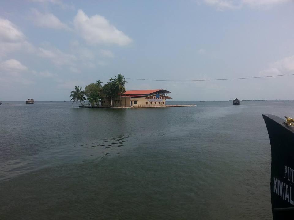 Sea Breeze Beach Home Alappuzha Bagian luar foto