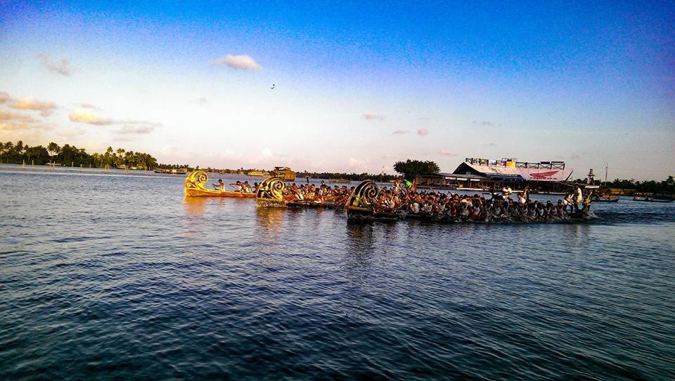 Sea Breeze Beach Home Alappuzha Bagian luar foto