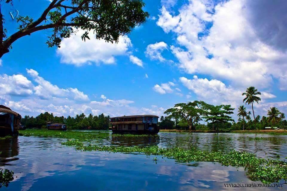 Sea Breeze Beach Home Alappuzha Bagian luar foto