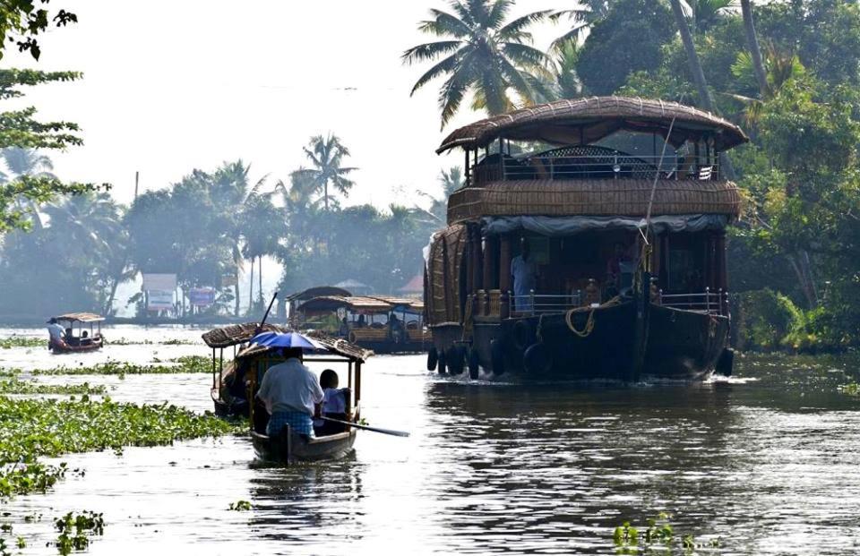 Sea Breeze Beach Home Alappuzha Bagian luar foto