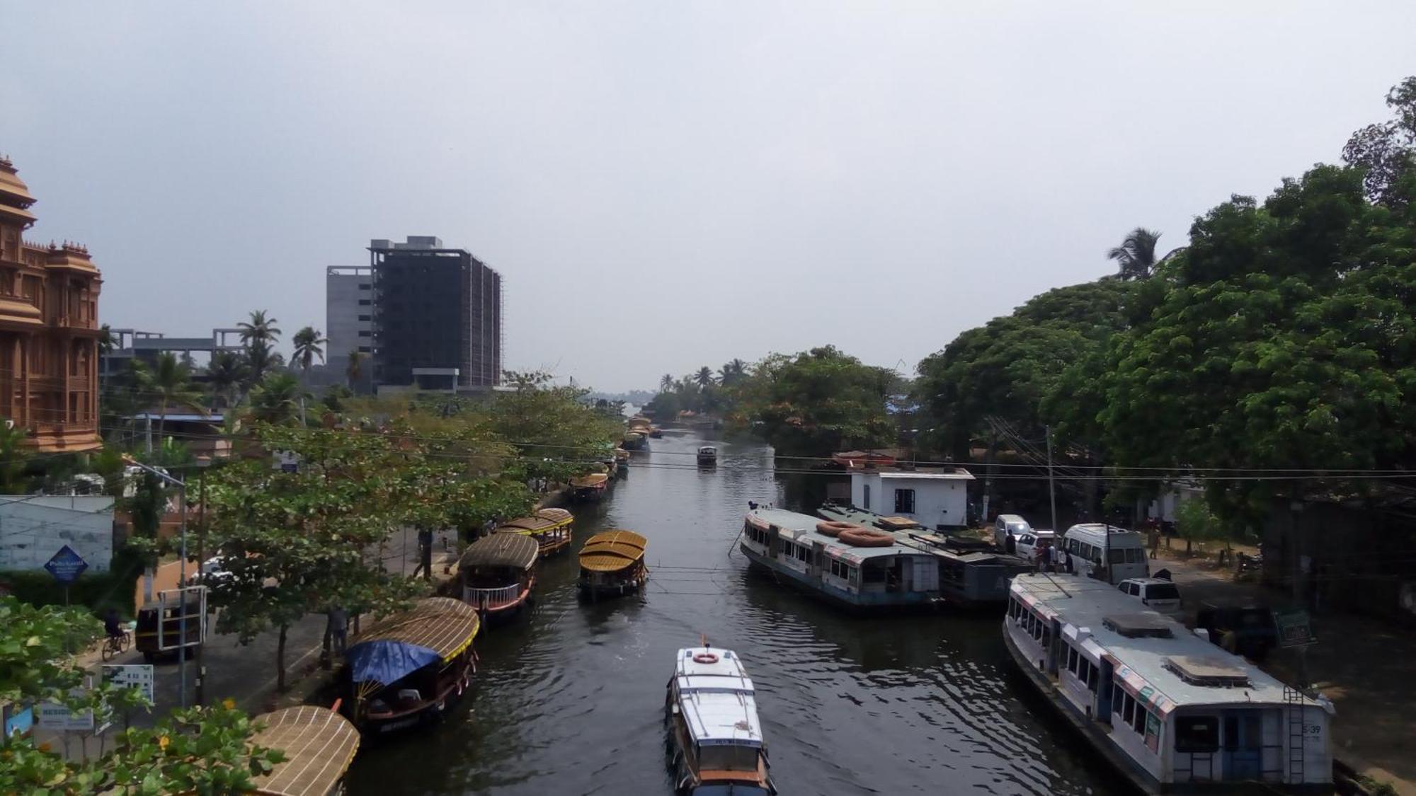 Sea Breeze Beach Home Alappuzha Bagian luar foto