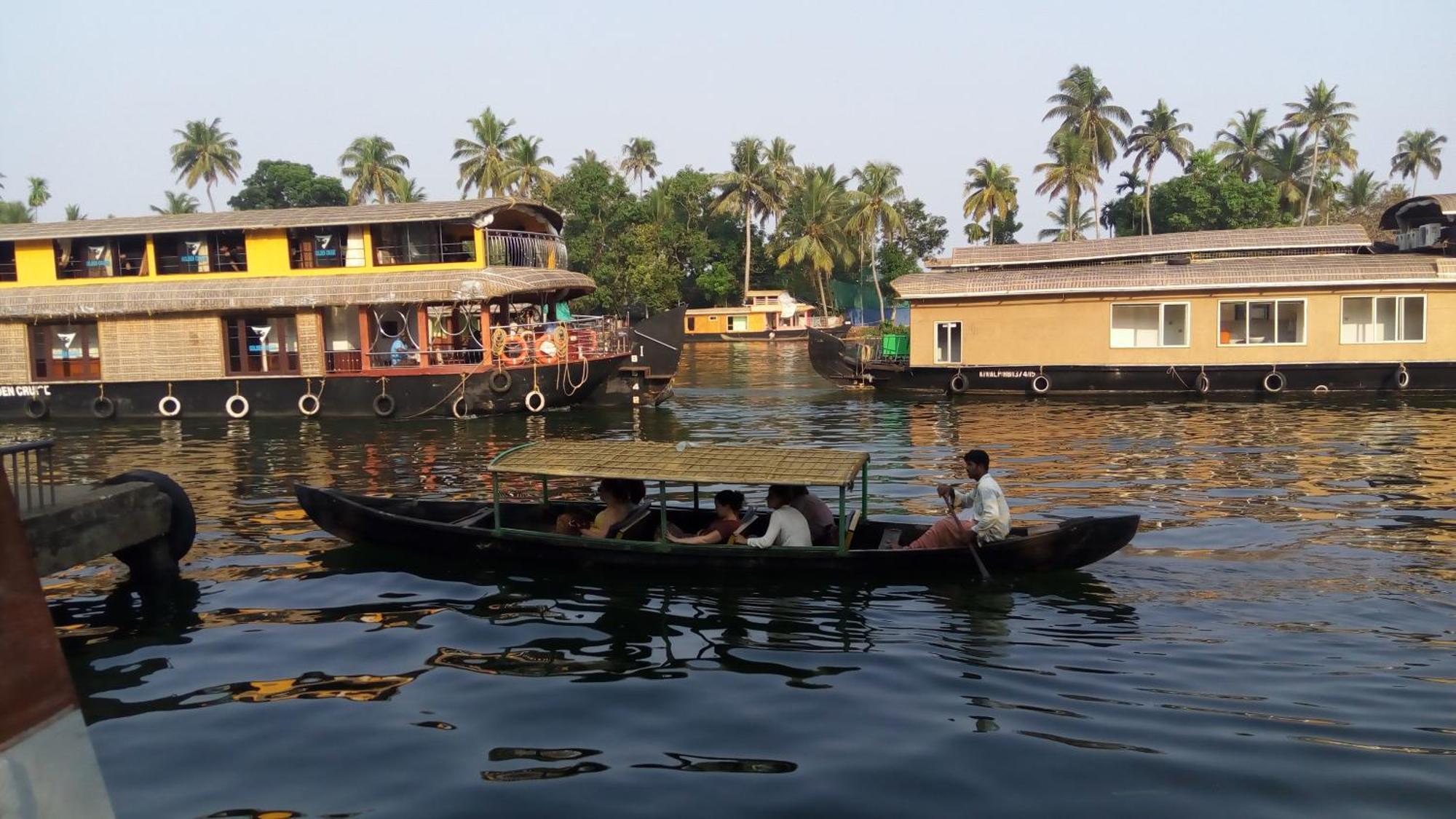 Sea Breeze Beach Home Alappuzha Bagian luar foto