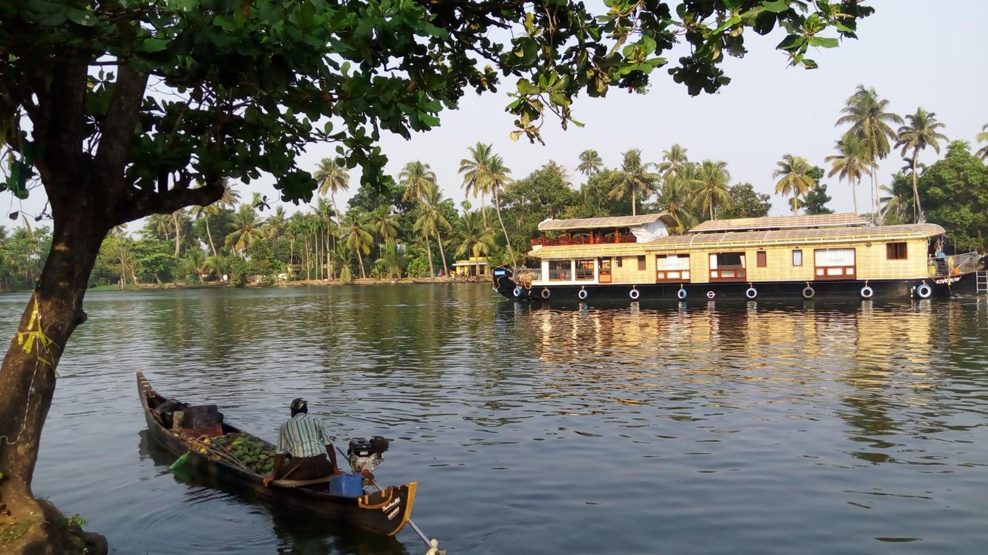 Sea Breeze Beach Home Alappuzha Bagian luar foto