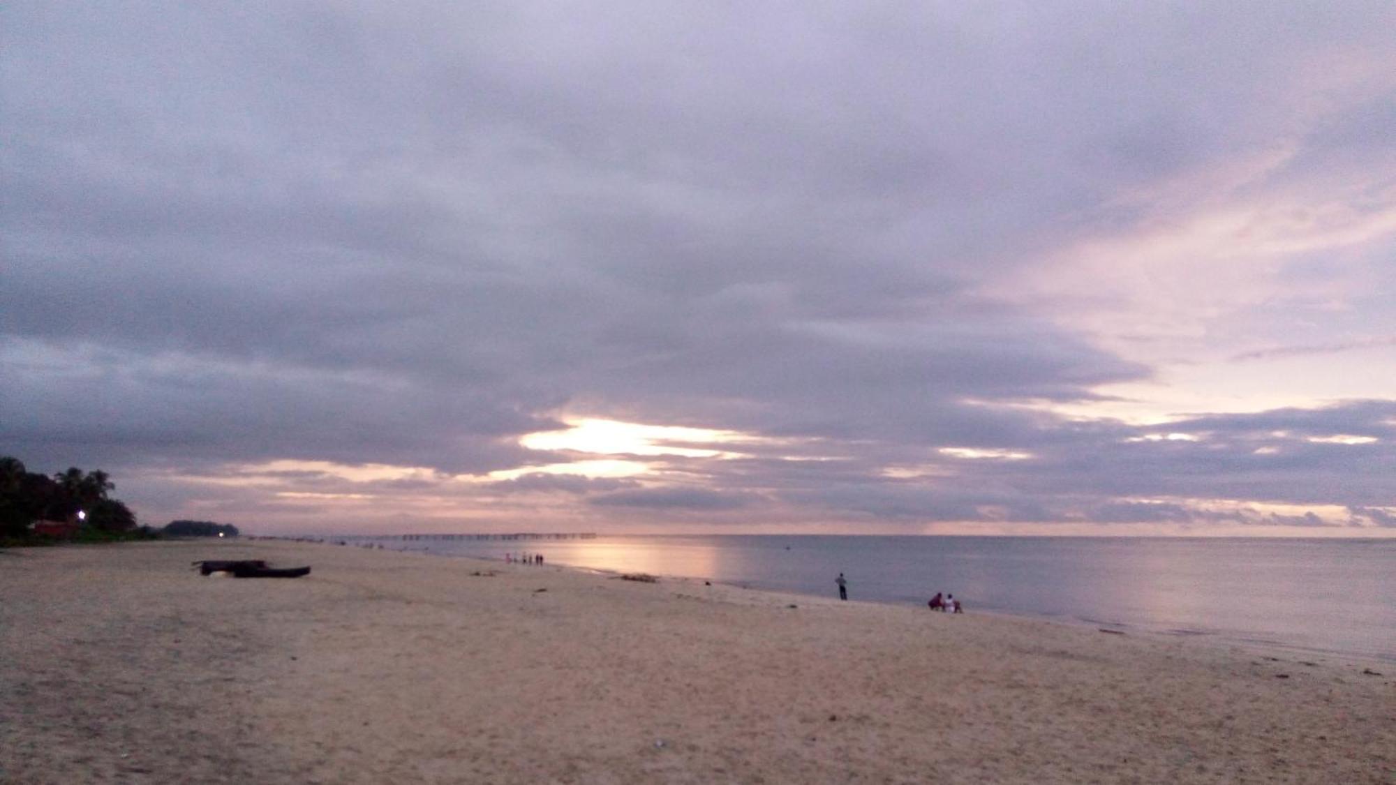Sea Breeze Beach Home Alappuzha Bagian luar foto